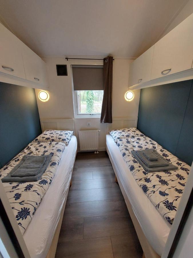 Modern En Chic Chalet Tot 4 Personen Op De Veluwe Recreatiepark De Oude Driest Putten Esterno foto