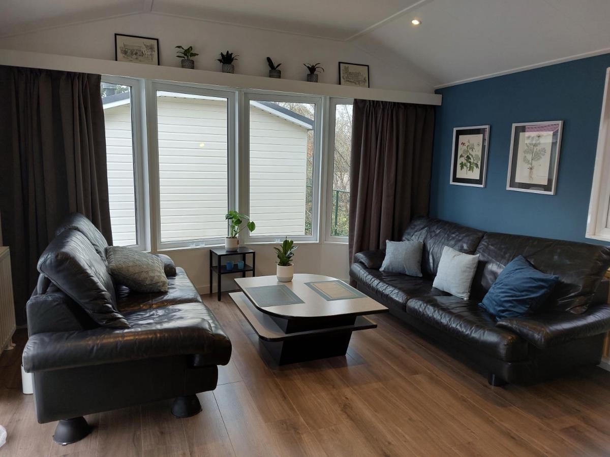Modern En Chic Chalet Tot 4 Personen Op De Veluwe Recreatiepark De Oude Driest Putten Esterno foto