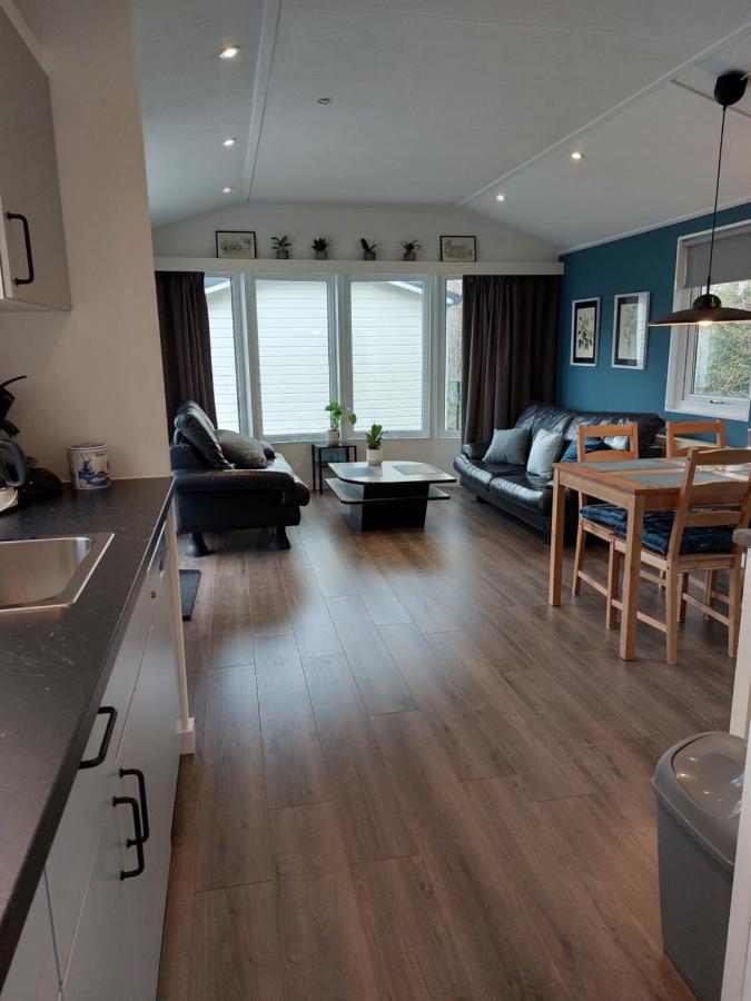 Modern En Chic Chalet Tot 4 Personen Op De Veluwe Recreatiepark De Oude Driest Putten Esterno foto