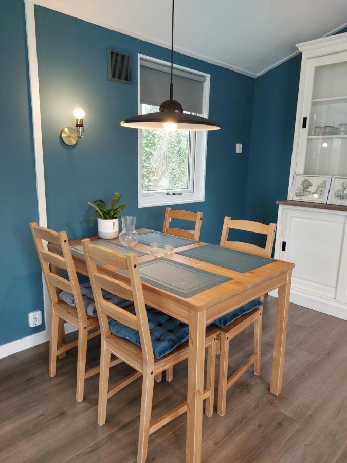 Modern En Chic Chalet Tot 4 Personen Op De Veluwe Recreatiepark De Oude Driest Putten Esterno foto