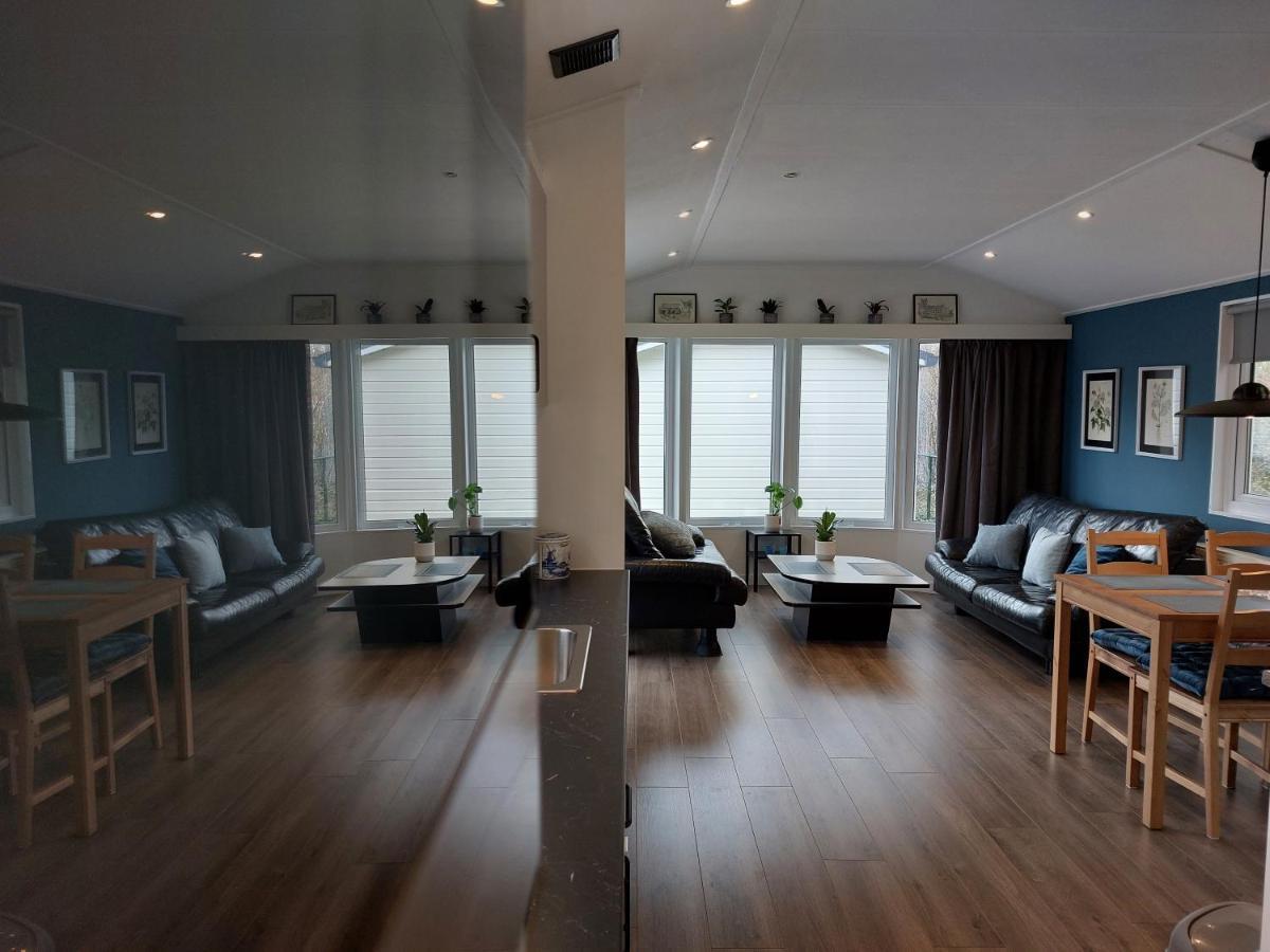 Modern En Chic Chalet Tot 4 Personen Op De Veluwe Recreatiepark De Oude Driest Putten Esterno foto