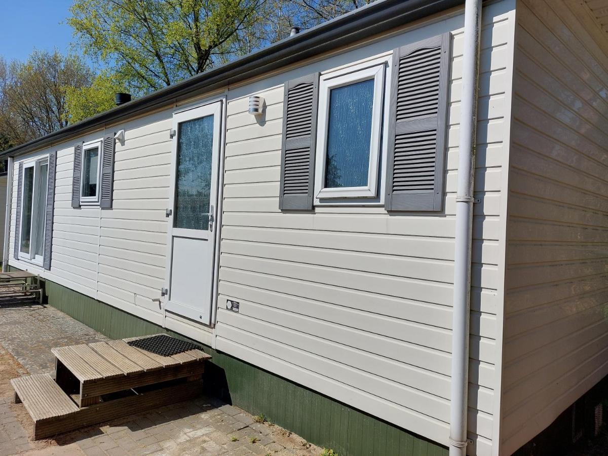 Modern En Chic Chalet Tot 4 Personen Op De Veluwe Recreatiepark De Oude Driest Putten Esterno foto